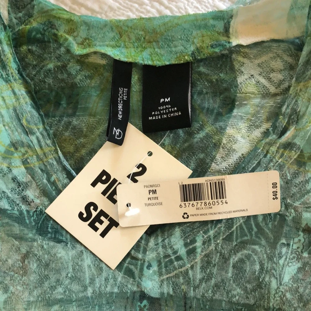 NWT New Directions Petite Top w/ Camisole - Picture 4 of 10